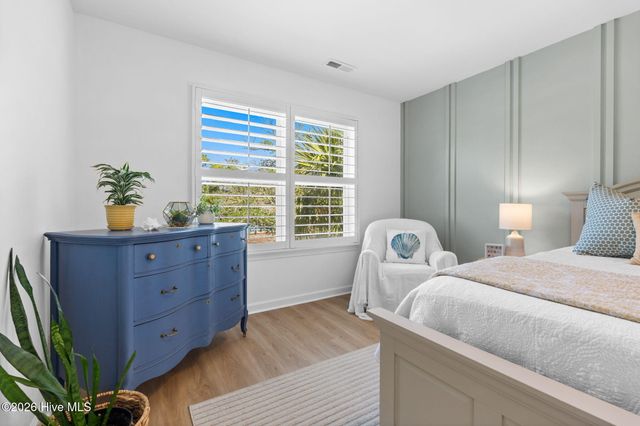110 NE 17th Street, Oak Island, NC 28465