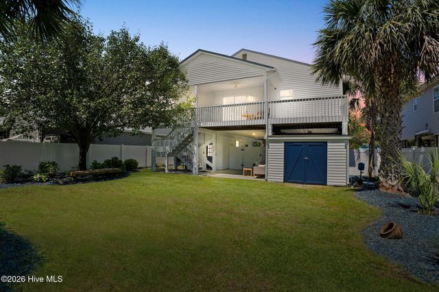 110 NE 17th Street, Oak Island, NC 28465