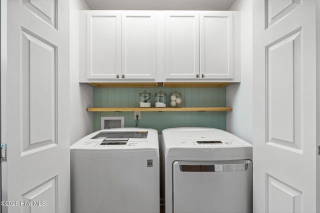 110 NE 17th Street, Oak Island, NC 28465