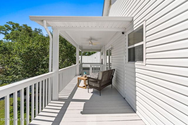 110 NE 17th Street, Oak Island, NC 28465