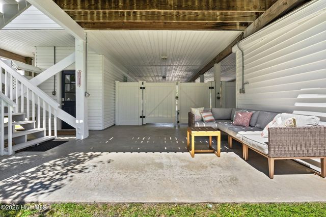 110 NE 17th Street, Oak Island, NC 28465