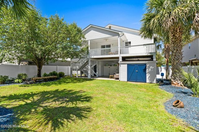 110 NE 17th Street, Oak Island, NC 28465