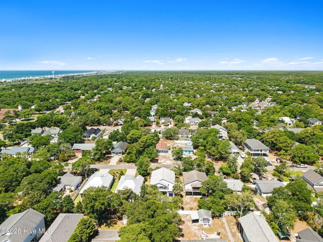 110 NE 17th Street, Oak Island, NC 28465