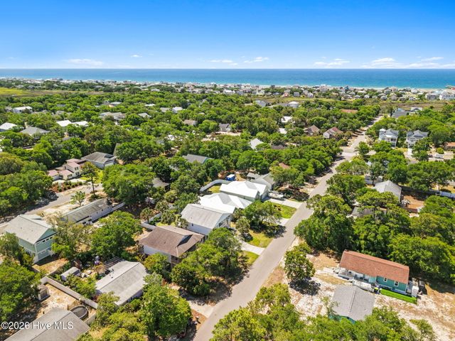 110 NE 17th Street, Oak Island, NC 28465