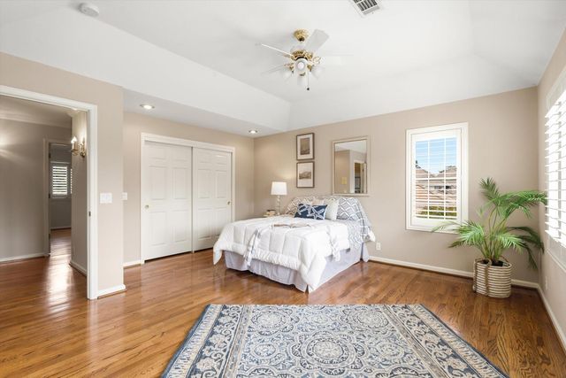 875 Shore Breeze Dr, Sacramento, CA 95831