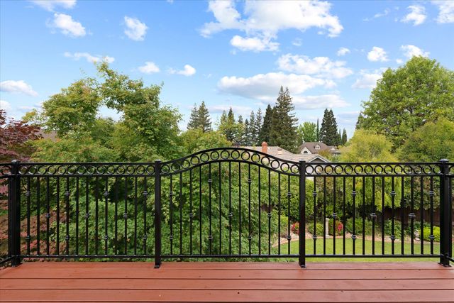 875 Shore Breeze Dr, Sacramento, CA 95831