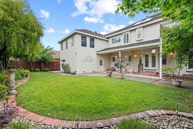 875 Shore Breeze Dr, Sacramento, CA 95831