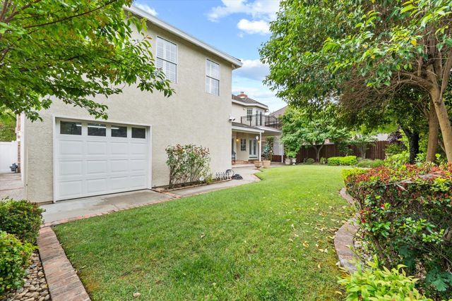 875 Shore Breeze Dr, Sacramento, CA 95831