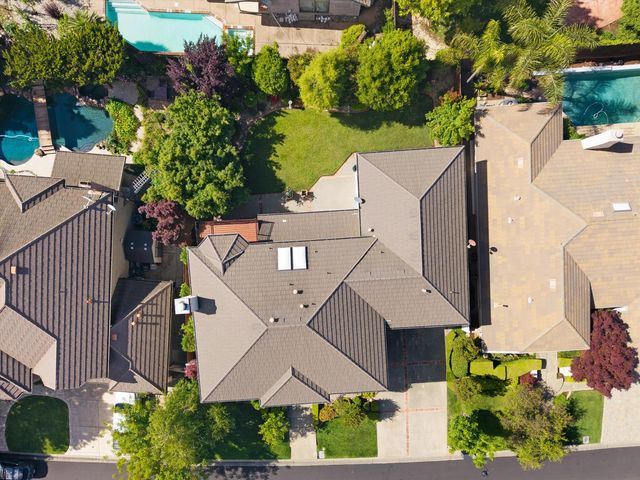 875 Shore Breeze Dr, Sacramento, CA 95831