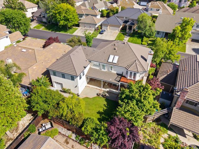 875 Shore Breeze Dr, Sacramento, CA 95831