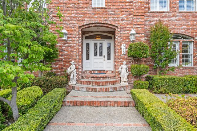 875 Shore Breeze Dr, Sacramento, CA 95831