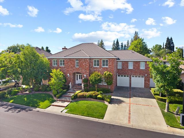 875 Shore Breeze Dr, Sacramento, CA 95831