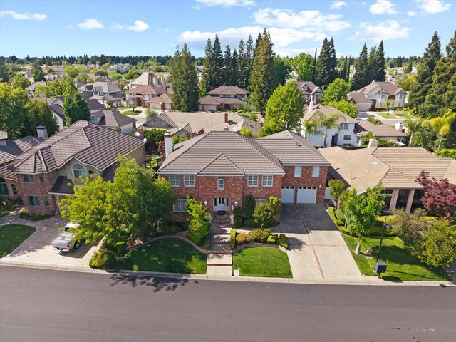 875 Shore Breeze Dr, Sacramento, CA 95831