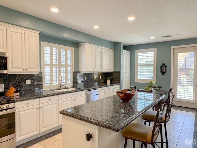 6000 Tandil Way, Bakersfield, CA 93306