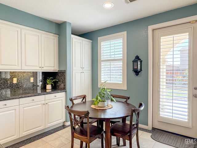 6000 Tandil Way, Bakersfield, CA 93306