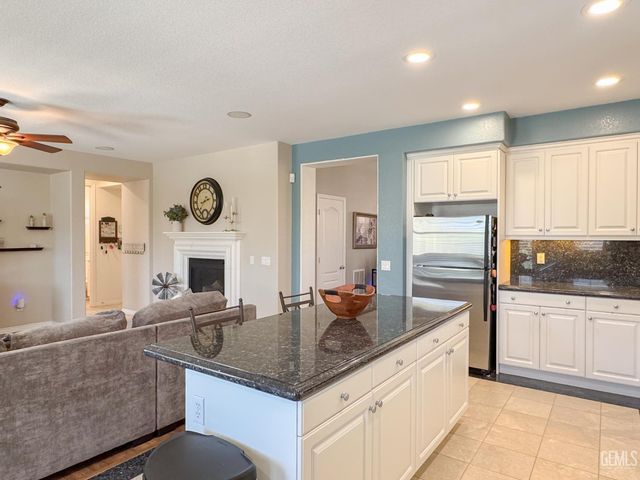 6000 Tandil Way, Bakersfield, CA 93306