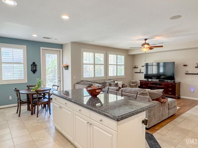 6000 Tandil Way, Bakersfield, CA 93306