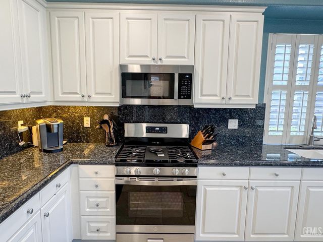 6000 Tandil Way, Bakersfield, CA 93306