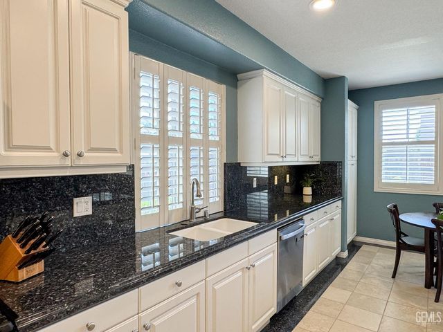 6000 Tandil Way, Bakersfield, CA 93306