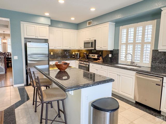 6000 Tandil Way, Bakersfield, CA 93306
