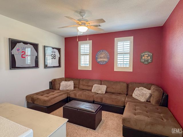 6000 Tandil Way, Bakersfield, CA 93306
