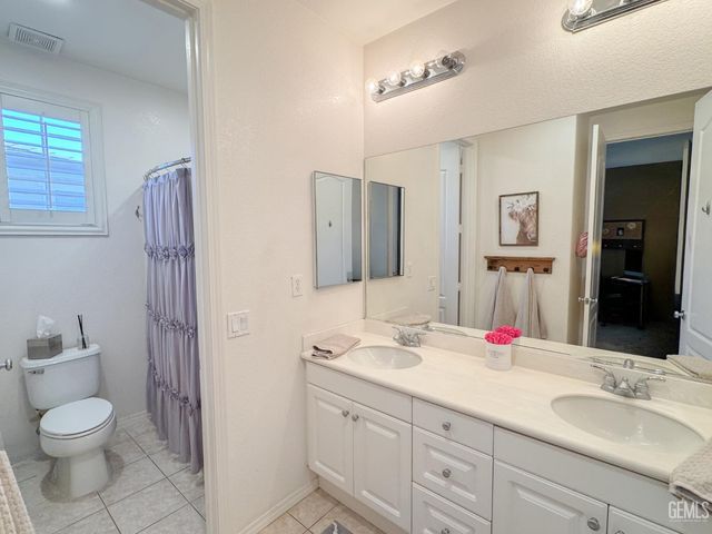 6000 Tandil Way, Bakersfield, CA 93306