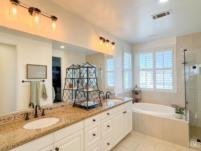 6000 Tandil Way, Bakersfield, CA 93306