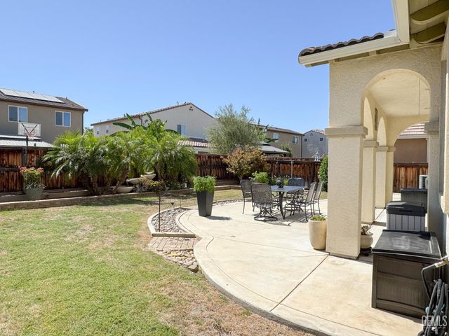 6000 Tandil Way, Bakersfield, CA 93306