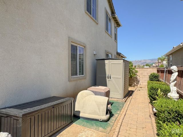 6000 Tandil Way, Bakersfield, CA 93306