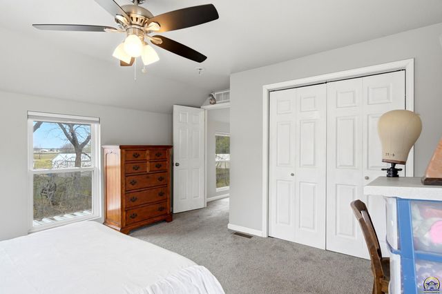 1917 NW West ST, Topeka, KS 66608