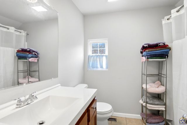 1917 NW West ST, Topeka, KS 66608