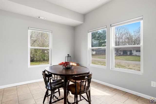 1917 NW West ST, Topeka, KS 66608