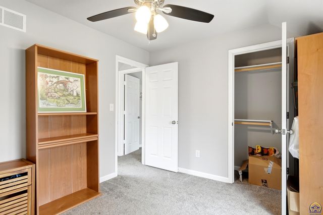 1917 NW West ST, Topeka, KS 66608