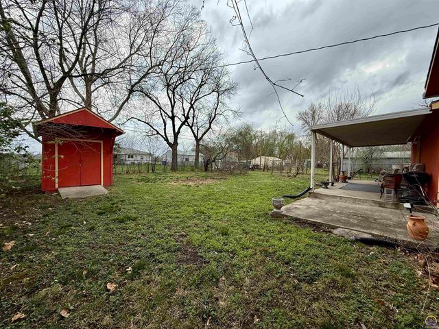 1917 NW West ST, Topeka, KS 66608