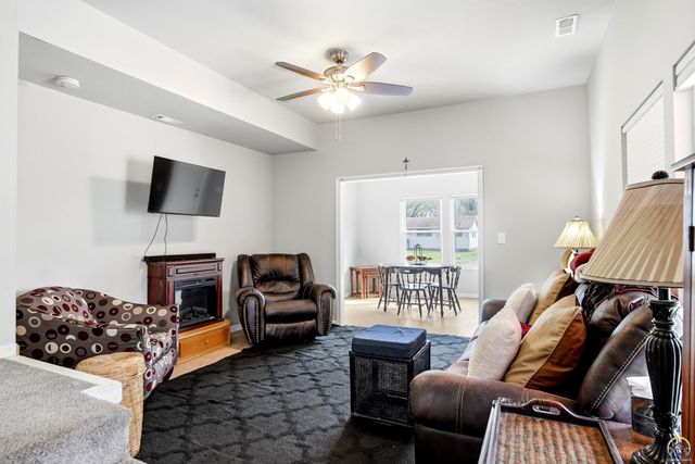 1917 NW West ST, Topeka, KS 66608
