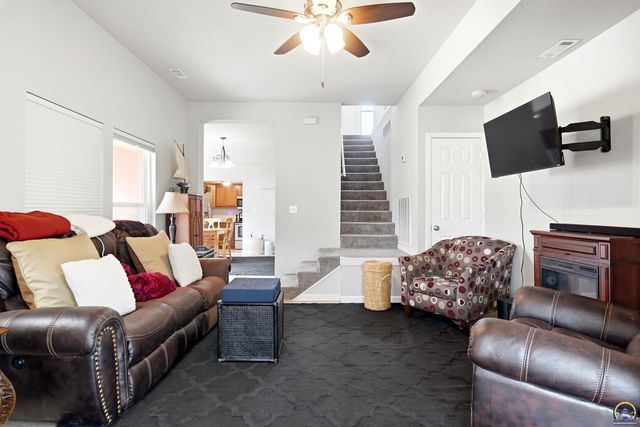 1917 NW West ST, Topeka, KS 66608