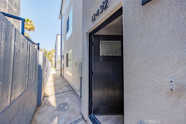 1243 N Sycamore Street, Los Angeles, CA 90038