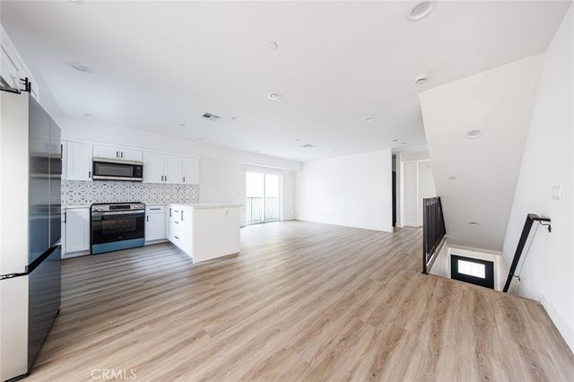 1243 N Sycamore Street, Los Angeles, CA 90038