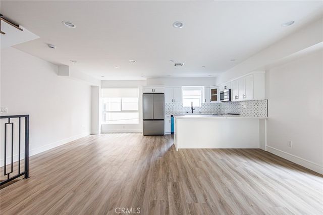 1243 N Sycamore Street, Los Angeles, CA 90038