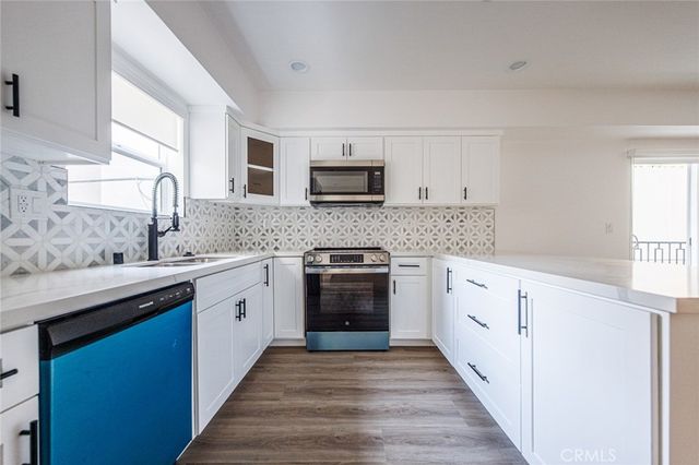 1243 N Sycamore Street, Los Angeles, CA 90038