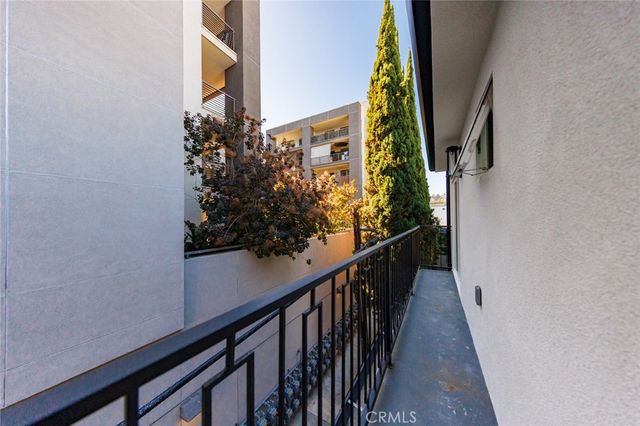 1243 N Sycamore Street, Los Angeles, CA 90038