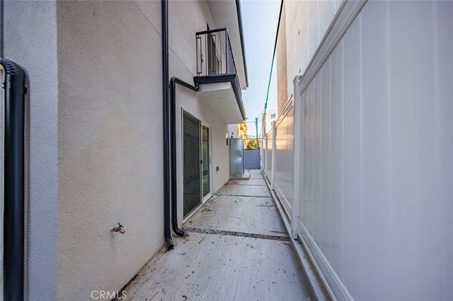 1243 N Sycamore Street, Los Angeles, CA 90038
