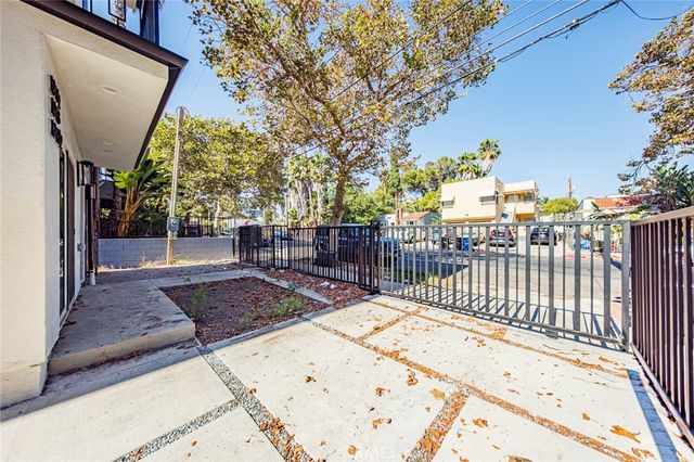 1243 N Sycamore Street, Los Angeles, CA 90038