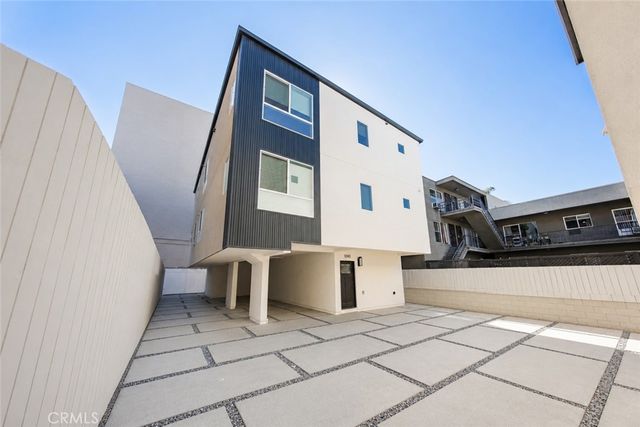 1243 N Sycamore Street, Los Angeles, CA 90038