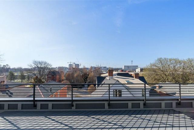 585 E Walnut Street, Columbus, OH 43215