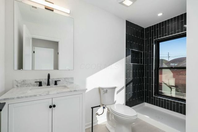 585 E Walnut Street, Columbus, OH 43215