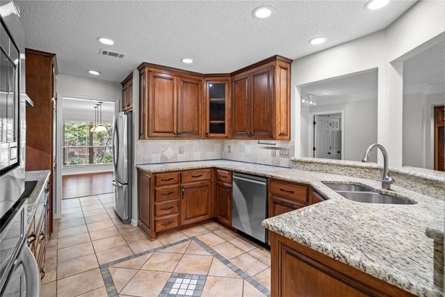 3406 Forestway Court, Arlington, TX 76001