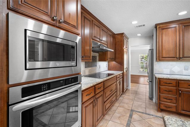 3406 Forestway Court, Arlington, TX 76001