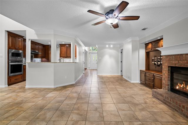 3406 Forestway Court, Arlington, TX 76001