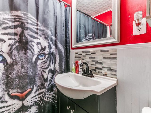 545 W Poplar Street, Shawnee, OK 74801